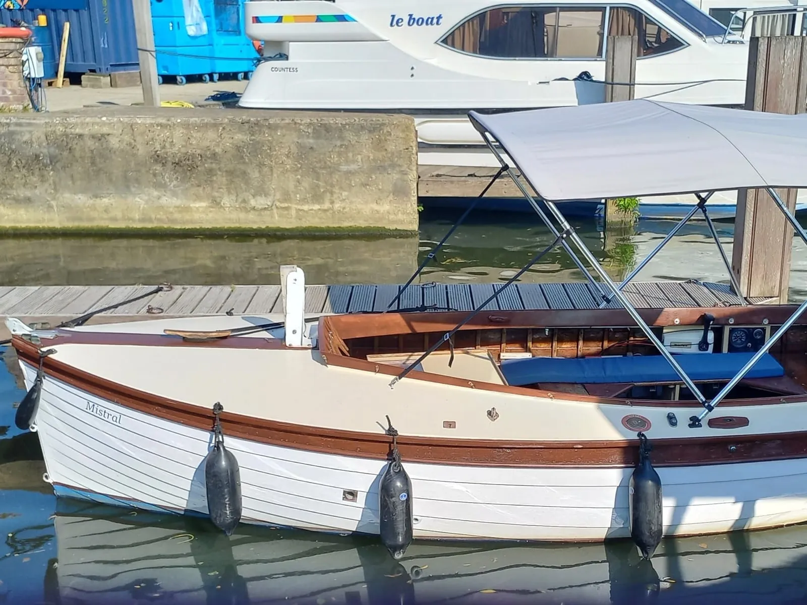 Moorings at Benson Waterfront on the Thames